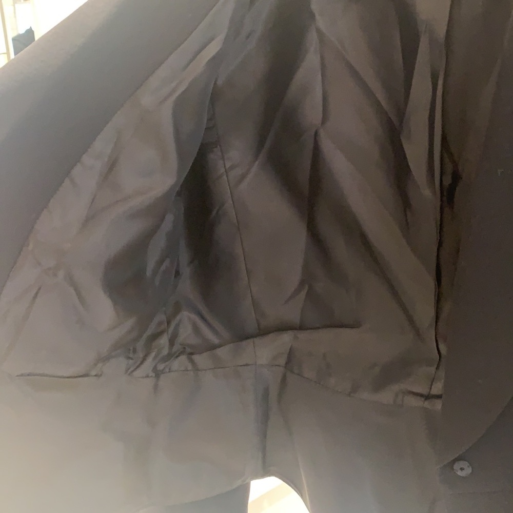 Tahari blazer - Picture 8 of 8